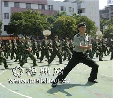 梅州：军民十年携手同心栽培花朵